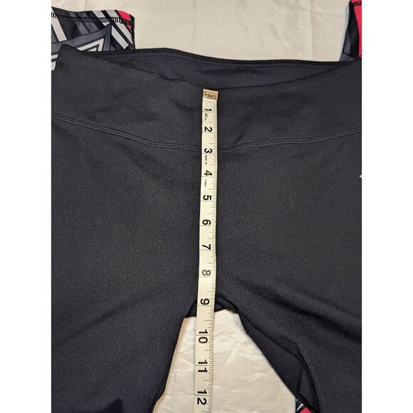 Fabletics Leggings Black Pink Women’s Fitted Geometric Triangles Size Medium - Picture 12 of 15